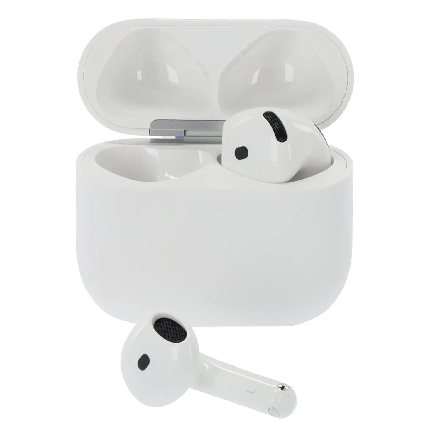 AirPods 4 с отворен зареждащ кейс
